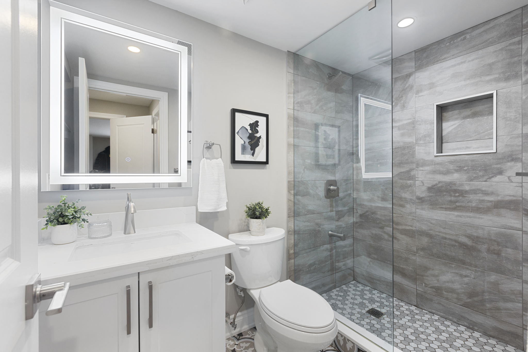 Lower level full bathroom