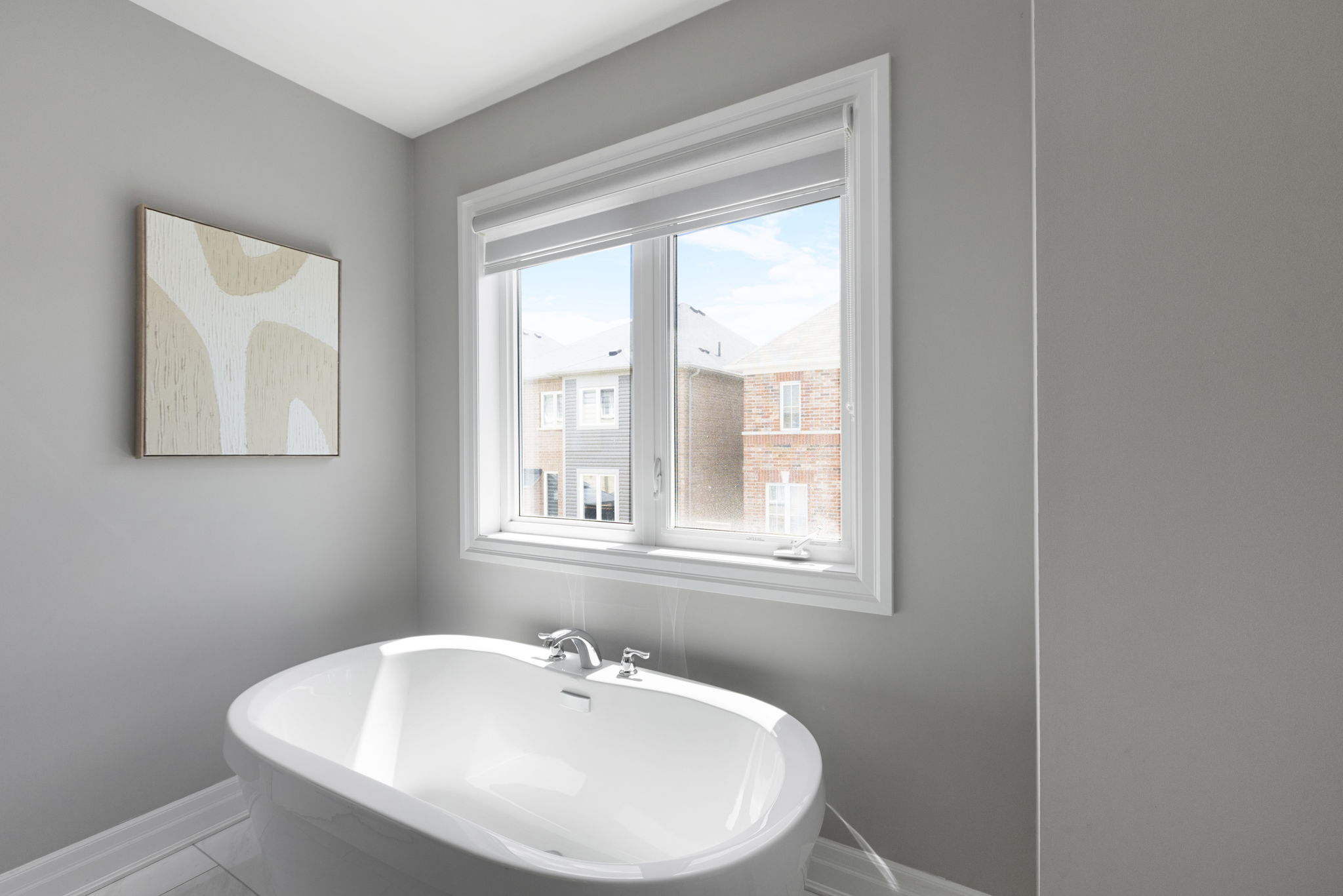 Freestanding soaker tub
