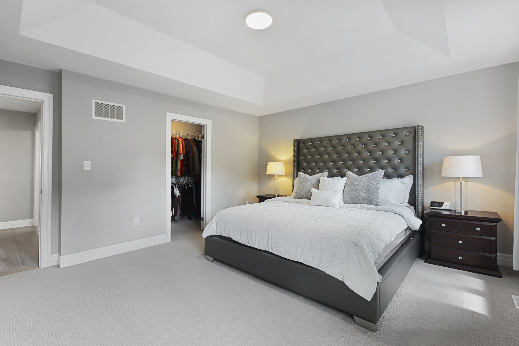 Primary suite with walk in closet