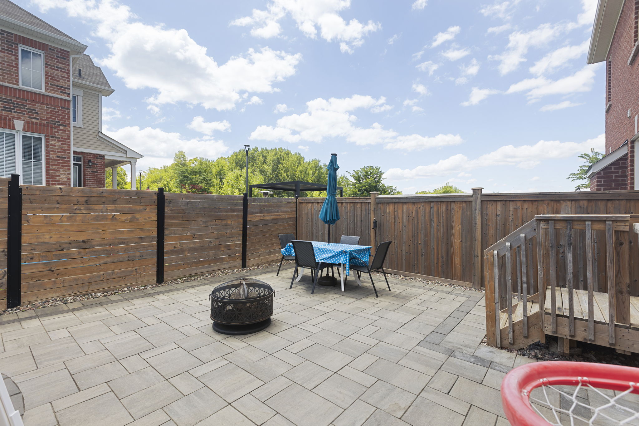 Fully interlocked backyard